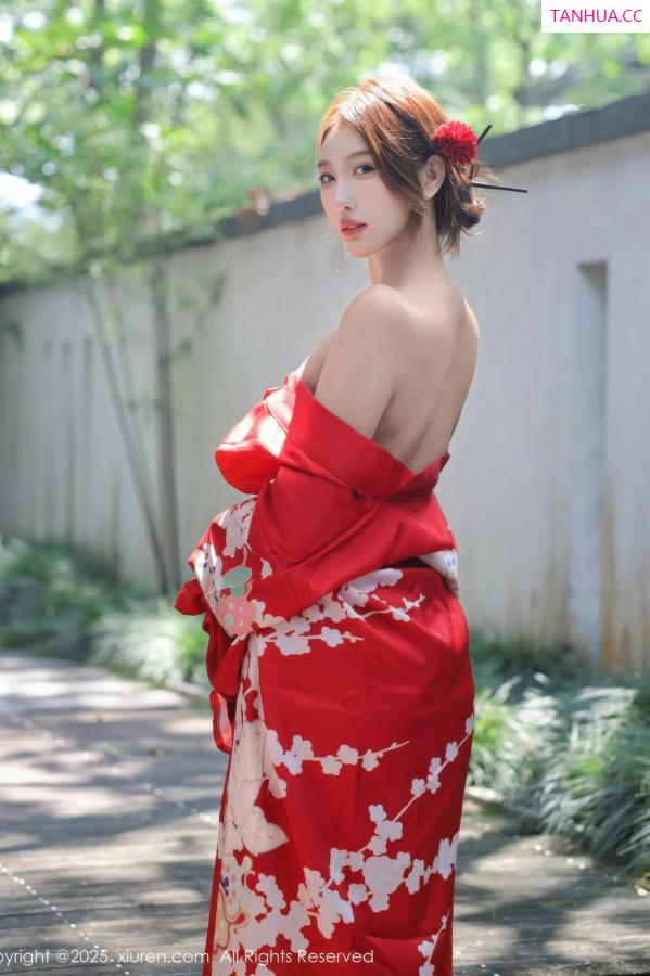   [XiuRen]高清写真图 2025.08.22 No.10683 金允希Yuki 红色和服第20张图片